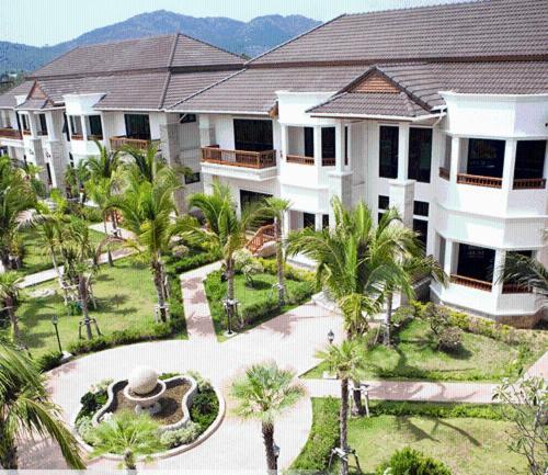 ราไวย์ แกรนด์ เฮ้าส์ Hotel Rawai ภายนอก รูปภาพ