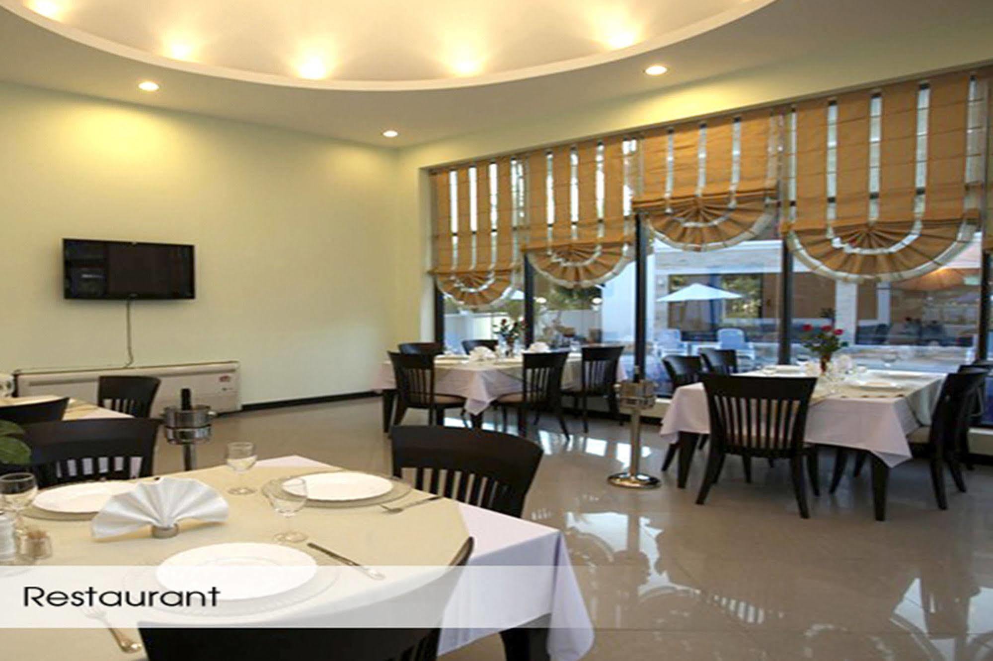 ราไวย์ แกรนด์ เฮ้าส์ Hotel Rawai ภายนอก รูปภาพ
